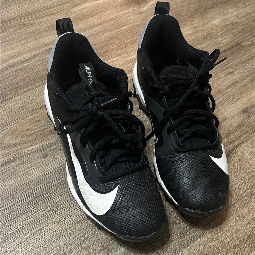Nike Alpha Youth Football Cleats, 6Y